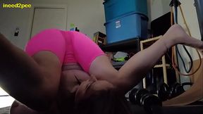 Sensual full bladder yoga with Vika Omorashi
