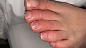 JERK OFF OVER NATURAL LONG TOES - FULL HD