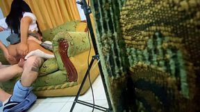 Grab&oacute_ a estudiantes cachondos follando duro en el sof&aacute_ despu&eacute_s del colegio ( C&Aacute_MARA OCULTA REAL )