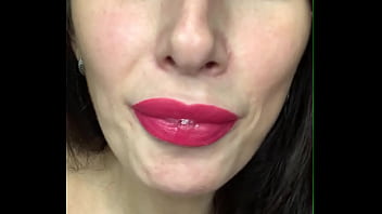 Sweet lips of porn star Liza Virgin drool