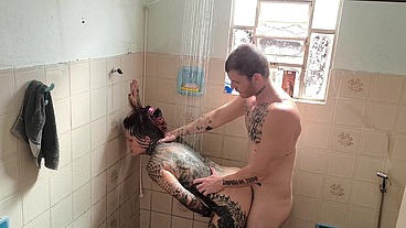 meu meio-irmao me comeu no banho