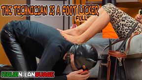 [FULL VIDEO] Il tecnico è un leccapiedi - The technician is a foot licker | FULL | HD