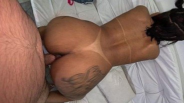 Estreante de 18 anos em anal intenso e gozada dentro - Lika Sanches