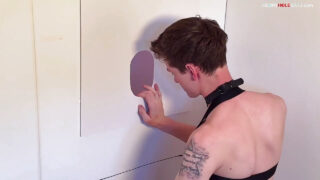 Kotitekoinen amatööri nuoret eurooppalaiset homot imevät kukkoa ja ottavat anaaliseksiä glory holessa