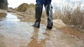 A walk in my black Hunter Wellies AVI (1920x1080) FHD