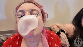 four girls chewing gum fetish together sfw 4k