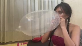 Looner Savannah blow to pop clear condom