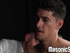 Horny DILFs cant look away as Zander Woodz gets wrecked deep