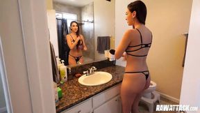Steamy Italian Vixen Artemisia Ravishes Cock&#x1F346;'s Wet Wishes
