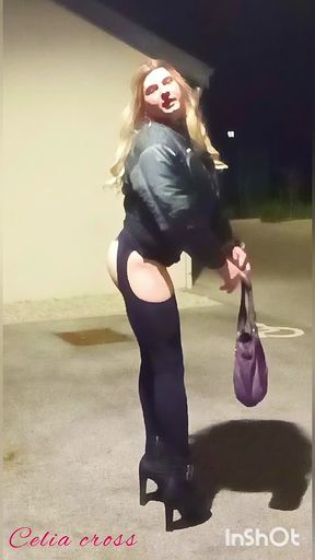 Trans besançon salope pour grosse bite celia cross travestie a sperme