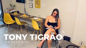 daniela baker de volta em grande estilo pra voces!