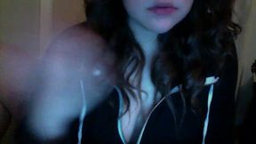 She Fucks Her Pussy Right in Front of You