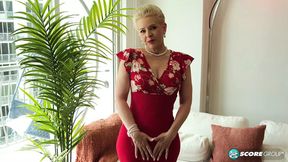Blonde MATURE Bobbi Shay shows off gigantic boobs and teaches you to jerk off