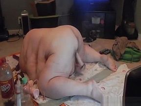 Huge woman masturbates with her favorite toy