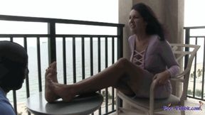 Worship my dirty feet on the beach MP4-1080