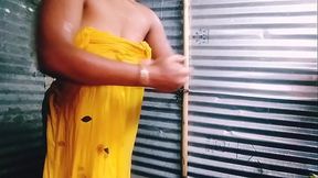 Priya bhabhi bathing