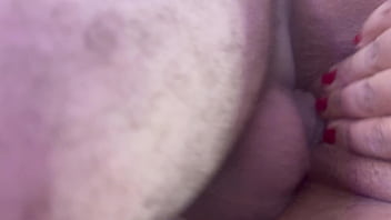 APROVEITEI E FILMEI O CORNO COMENDO A ESPOSA PUTA DELE