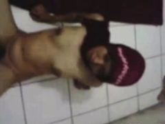 indonesian- cewek jilbab striptease 2