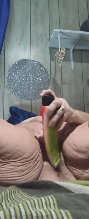 Horny Whore Has Got the Blues She Wants to Cum for You