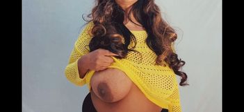 The Landlord Abandoned the Girl for Not Paying the Rent