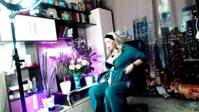 Hot MILF gives husband a sloppy blowjob after dirty private sessions with