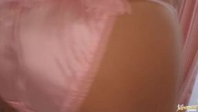 Shizuku Hasegawa Gives Wild Handjob Pleasure