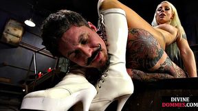 Blonde strapon domina analpounding