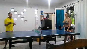 Ninfeta fadamel  fode gostoso na mesa de ping pong Grava&ccedil_&atilde_o da grava&ccedil_&atilde_o