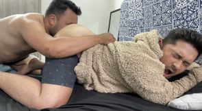I&#039;m very cold, my stepbrother fucks me unexpectedly to give me a little warmth