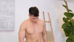 SeanCody.com: Muscled Thomas Johnson with european Thomas