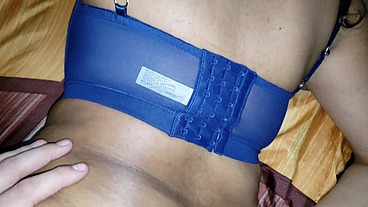 joven putita disfruta que se los echen en su panocha peluda