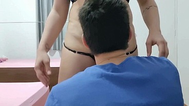 Meu twink, sempre me servindo o cu dele para gozar dentro
