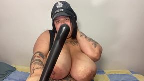 bbw policial goza com bastao na buceta - mary jhuana