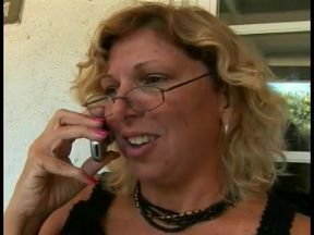 An old horny granny takes a dick deep and gets shot in the face