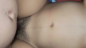 chica caliente de 18 anos folla mi gran polla recibiendo semen en el cono peludo