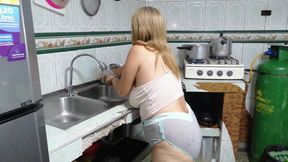 I Fuck My Employee in the Kitchen, My Wife Is Not at Home