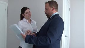 Estate agent mrporkpie lets tenant have the house with no deposit