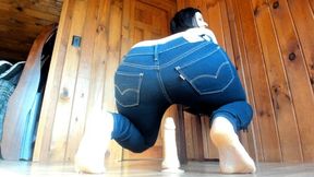 reverse dildo riding in levi jeans milf fun