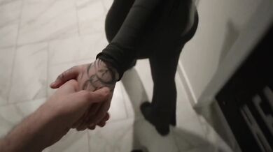 A stranger in the elevator took my dick in her mouth, I fucked her hard