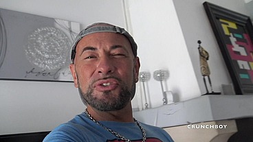 LATINO DOMINE PAR UN HETERO