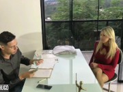 Pegou Dinheiro Emprestado Comigo E Pagou Com Sexo