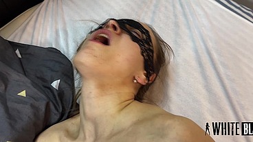Real cheating! This married milf nymphomaniac has never been fucked so deep with fist and double penetration