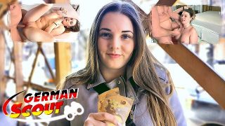 Niemiecka harcerka cosplayerka ruchana przez klienta