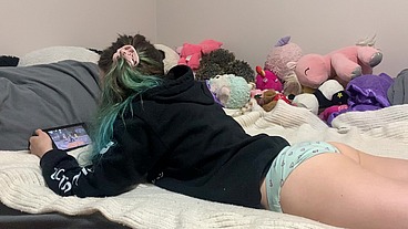teen gets doggy while playing video games