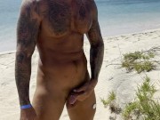 GAY PISS in a PUBLIC BEACH💦