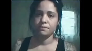 PornoProfessora Daniela Safada mostra seus brinquedos sexuais depois tira a calcinha e come&ccedil_a a us&aacute_-los na bucetinha molhada acabando gozando em um deles e chupando-o e lambend-o todinho