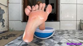 Bath for Her Soles - Long Toes - HD MP4