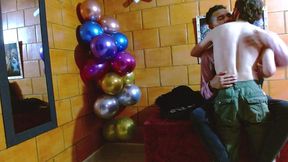 rompiendole el culo y el disfrutando una rica polla