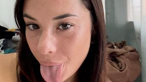 Sbirciatina Seducente: Un Viaggio Nella Mia Bocca