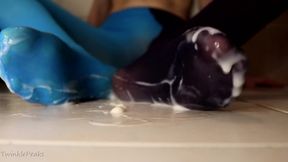 Cum-soaked Pantyhose